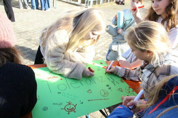 Kolleg St. Sebastian setzt Zeichen gegen Rechts