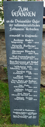 Eine Stele gibt den 15 Euthanasie-Opfern aus dem Dreisamtal einen Namen. (Foto: Gerhard Lück) Eine Stele gibt den 15 Euthanasie-Opfern aus dem Dreisamtal einen Namen. (Foto: Gerhard Lück)